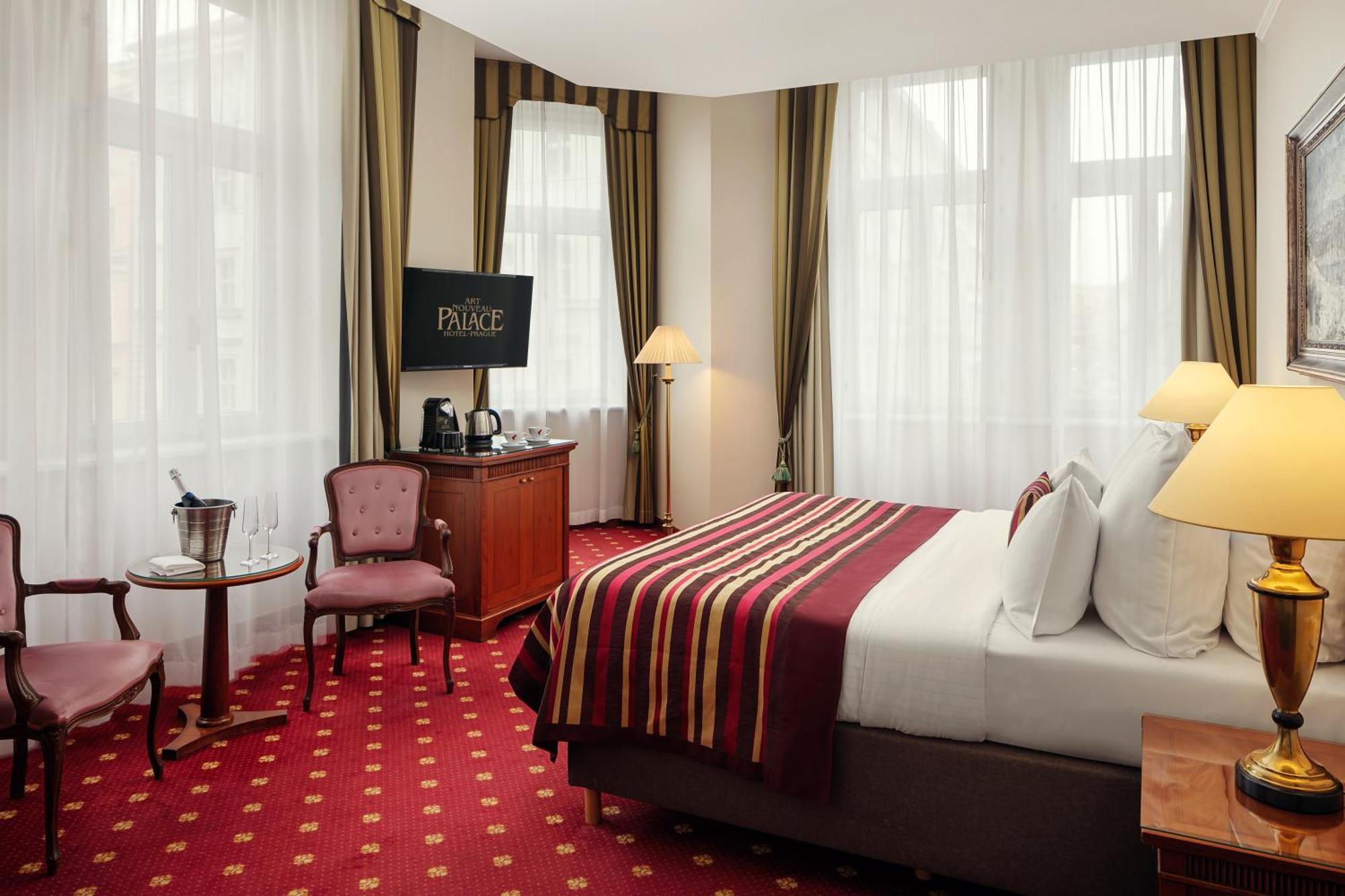 Art Nouveau Palace Hotel Praga Esterno foto A room at the hotel