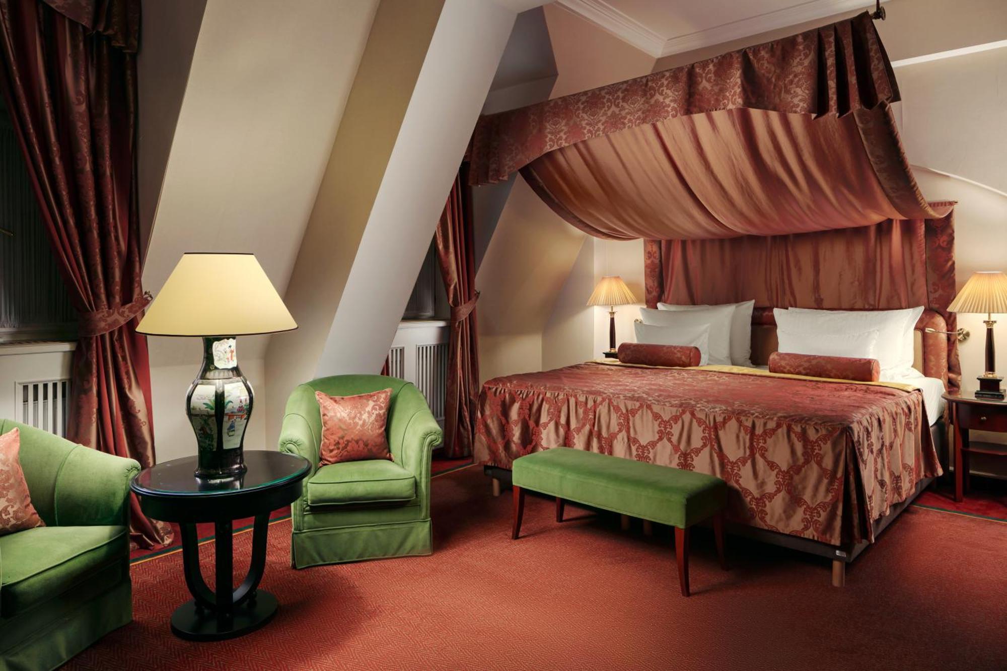 Art Nouveau Palace Hotel Praga Esterno foto A suite at the Mandarin Oriental, Munich